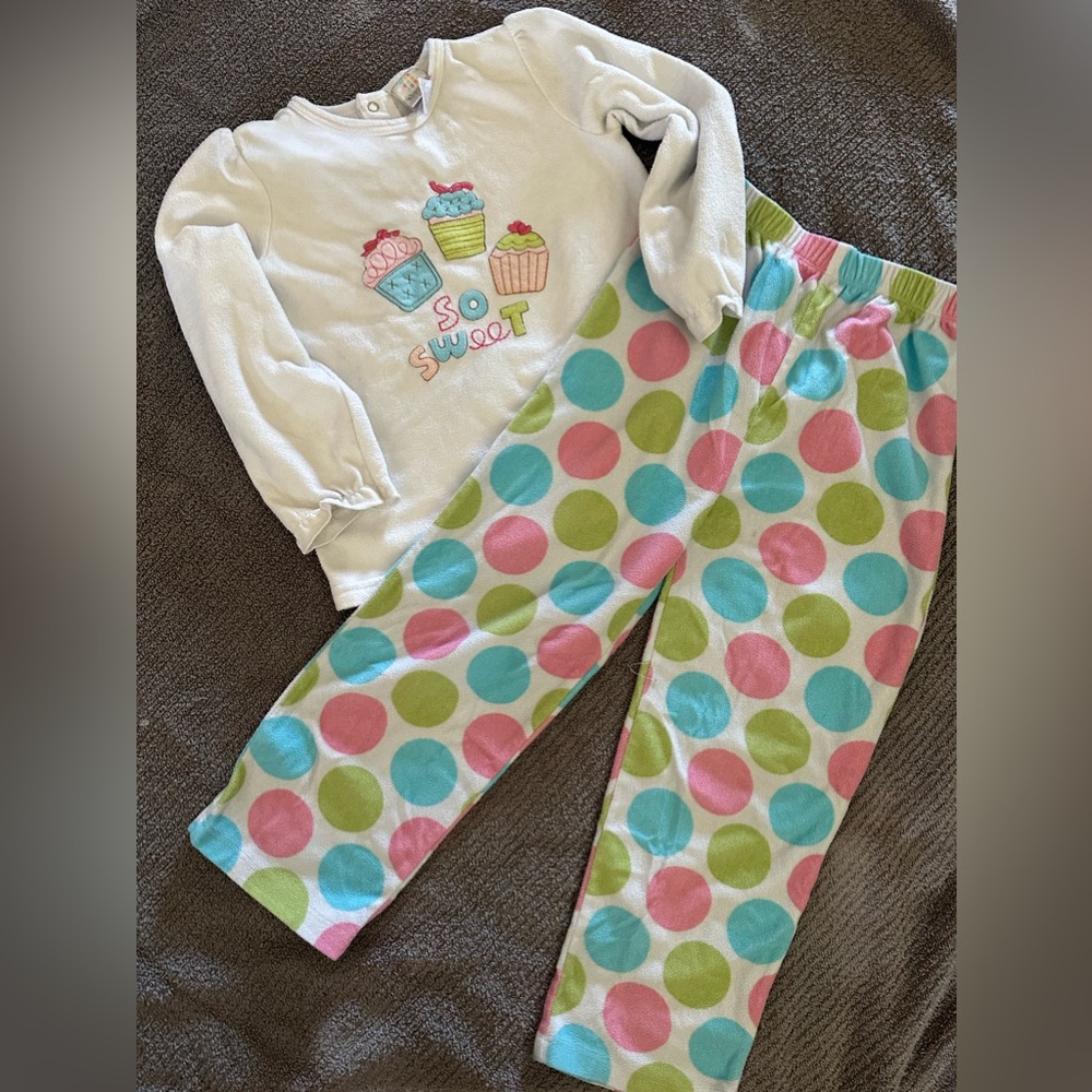 Girls fleece cupcake pajamas